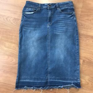 Faded junior jean skirt